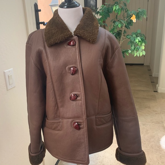Quality fur trim winter jacket - Picture 1 of 4